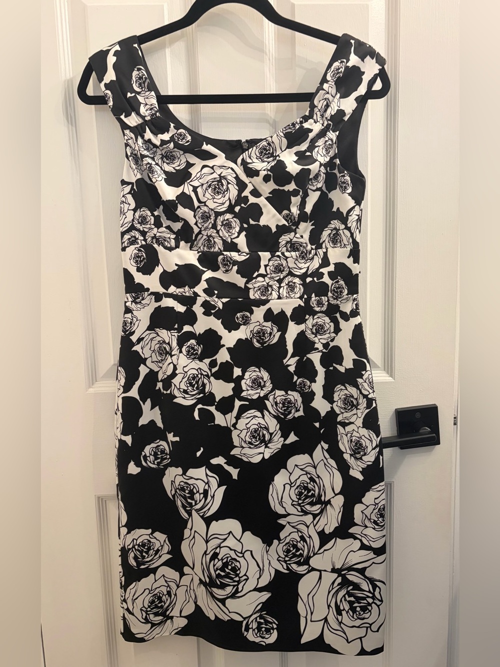 White House Black Market Black & White Floral Dress